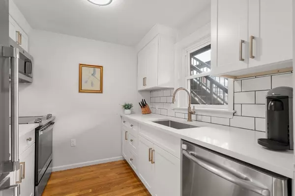 Boston, MA 02129,17 Henley St #F