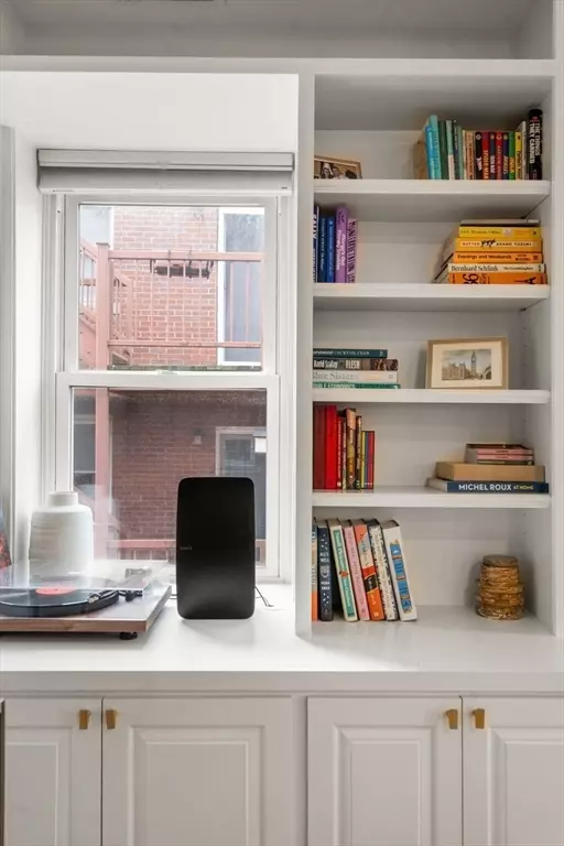 Boston, MA 02129,17 Henley St #F