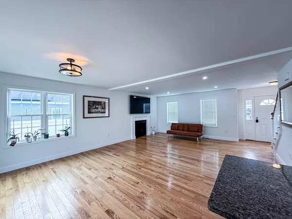 New Bedford, MA 02745,11 Farland Cir