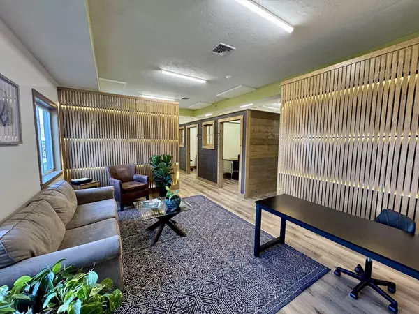 54 Holman Rd #Bldg D, Plymouth, MA 02360