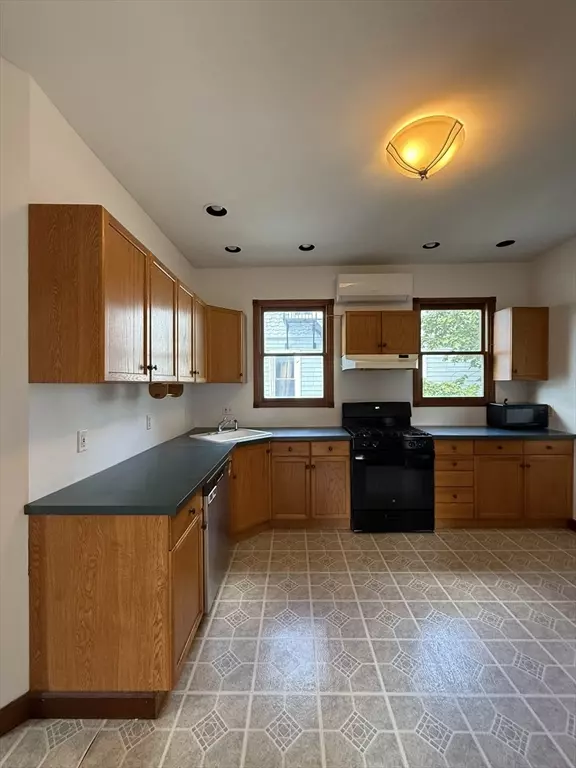 Boston, MA 02135,32 Etna St #2