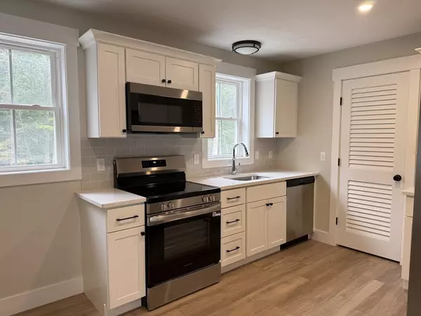 Middleboro, MA 02346,480 Wareham St #6