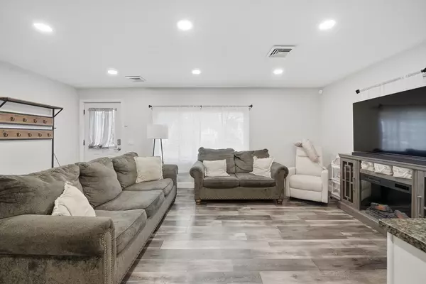 Springfield, MA 01104,99 Lehigh St