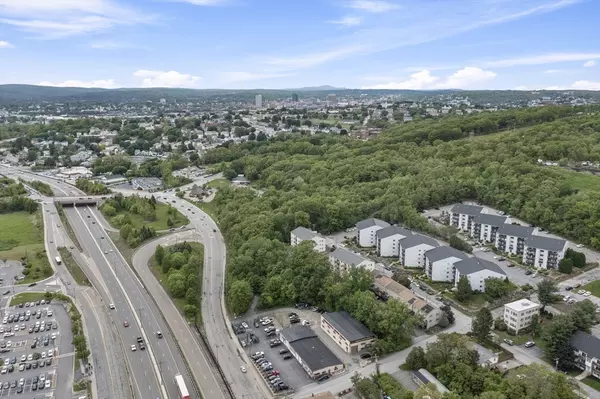 11 Gibbs St #40, Worcester, MA 01607