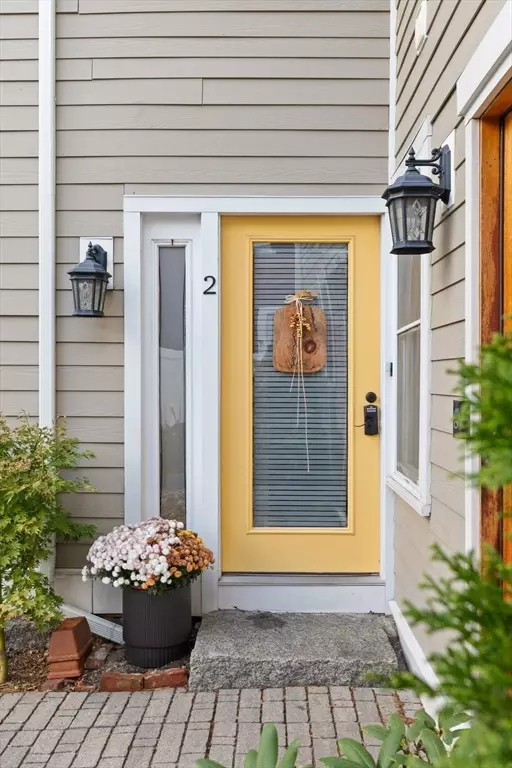 Salem, MA 01970,103 Bridge Street #2