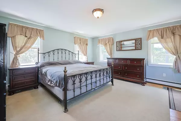 Walpole, MA 02032,20 Rockhill St