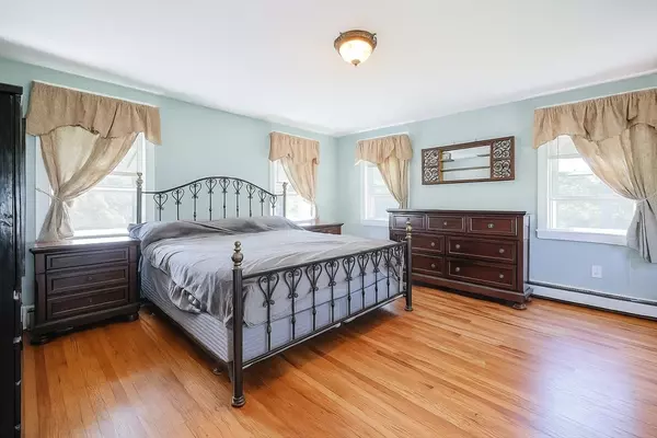 Walpole, MA 02032,20 Rockhill St