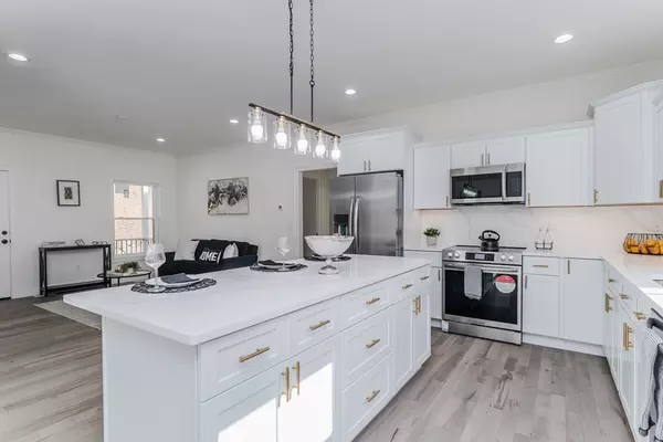 Palmer, MA 01069,135 Thompson St