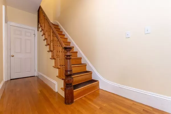 Waltham, MA 02453,42 Alder St #42