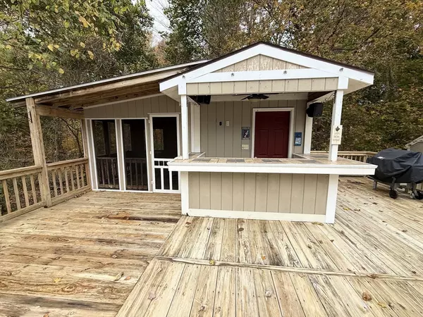 Sturbridge, MA 01566,7 Orchard Rd