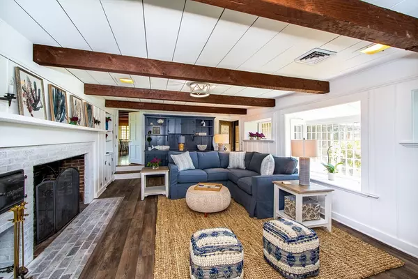 Cohasset, MA 02025,19 Hobart Lane