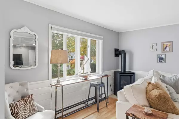 Newburyport, MA 01950,17 Alberta Ave