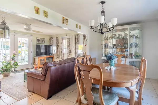 Holyoke, MA 01040,1205 Northampton St