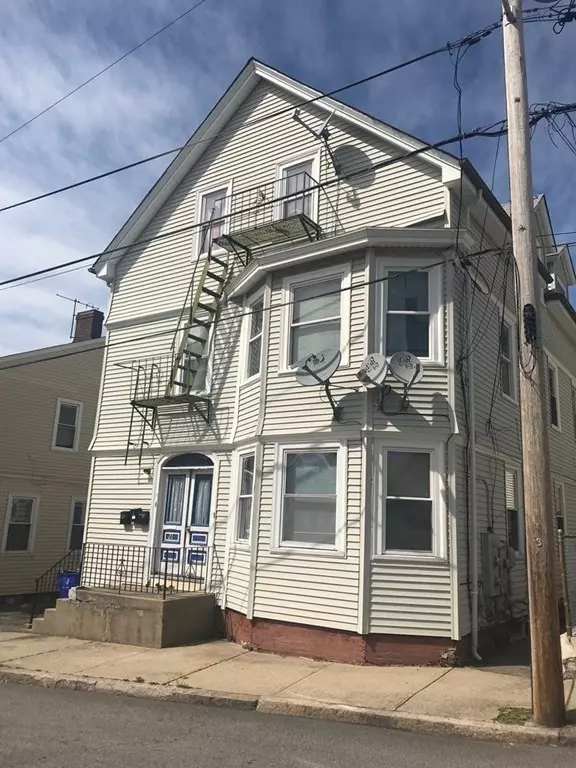Pawtucket, RI 02860,19 Barney Ave #1