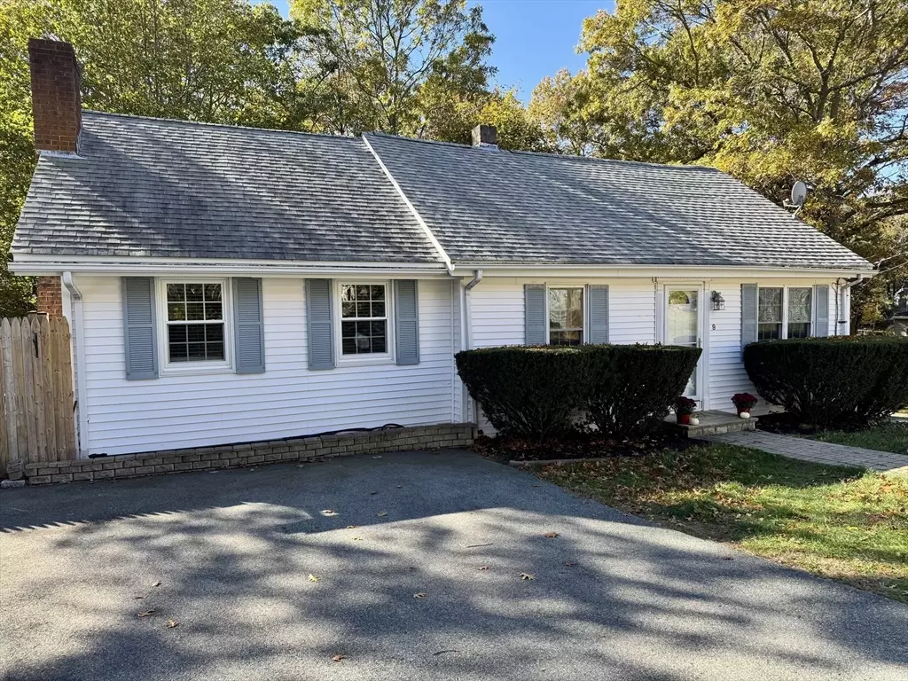 Saugus, MA 01906,9 Oakwood Ave