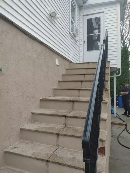 807 Franklin St #2, Worcester, MA 01604