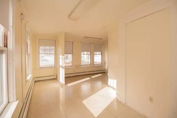 Leicester, MA 01524,993 Main Street