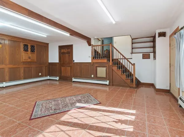 Auburn, MA 01501,55 Old Common Rd