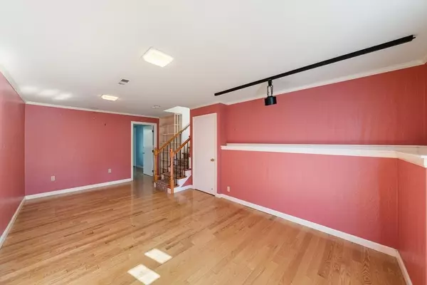 Newton, MA 02466,157 Stanton Ave