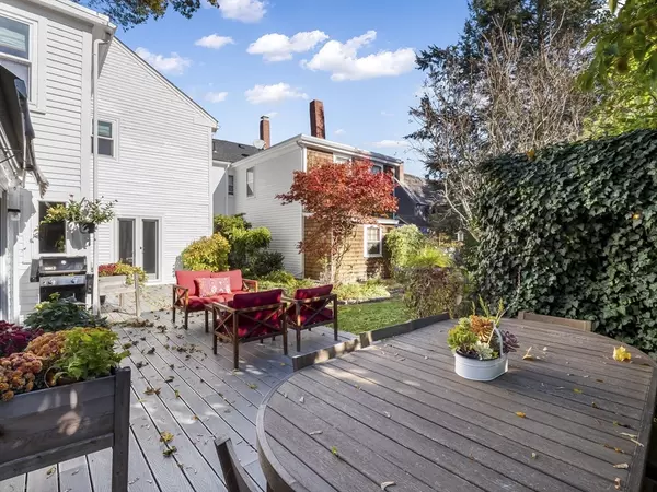 Newburyport, MA 01950,10 Beck Street