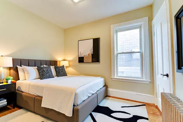 Boston, MA 02125,55 Harbor View Street #3