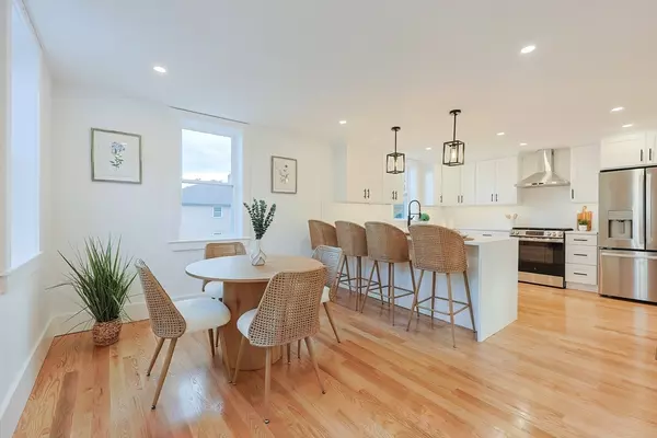 3 Arlington St, Amesbury, MA 01913