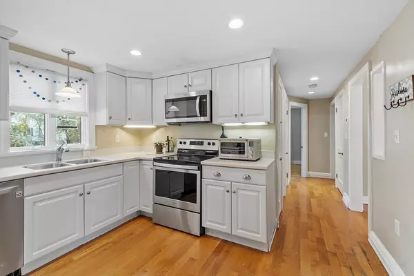 Lynnfield, MA 01940,2 Cedarwood Road