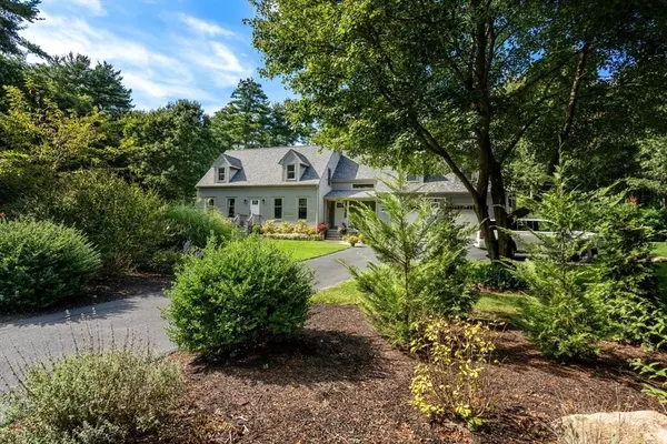 Rochester, MA 02770,9 Mayflower Ln