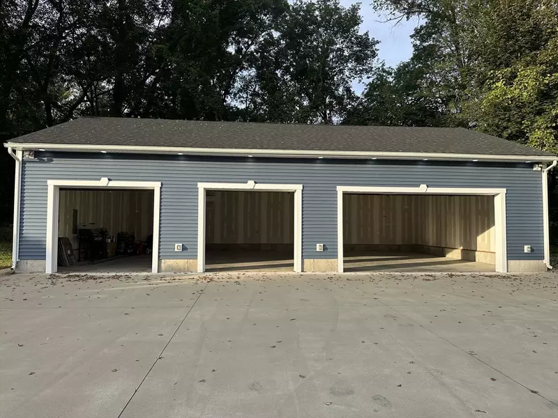 19 Meadowbrook #0, Agawam, MA 01001