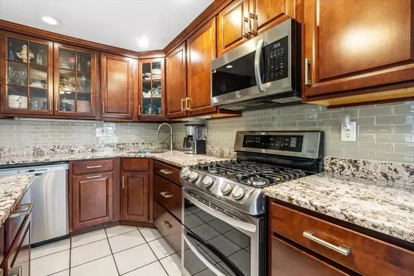 Hingham, MA 02043,1 Hemlock Road