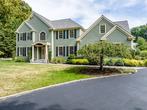 5 Pine St, Sandwich, MA 02563