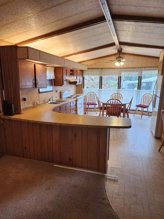 Belchertown, MA 01007,281 Chauncey Walker #548,Ave M