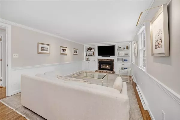 Norwell, MA 02061,161 Cross St