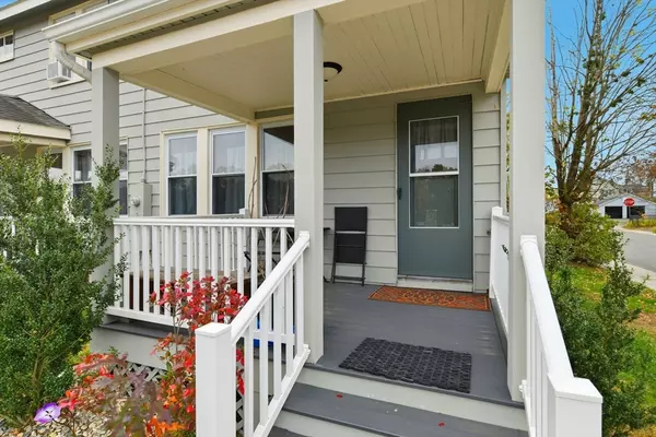 Easthampton, MA 01027,52-54 Everett St