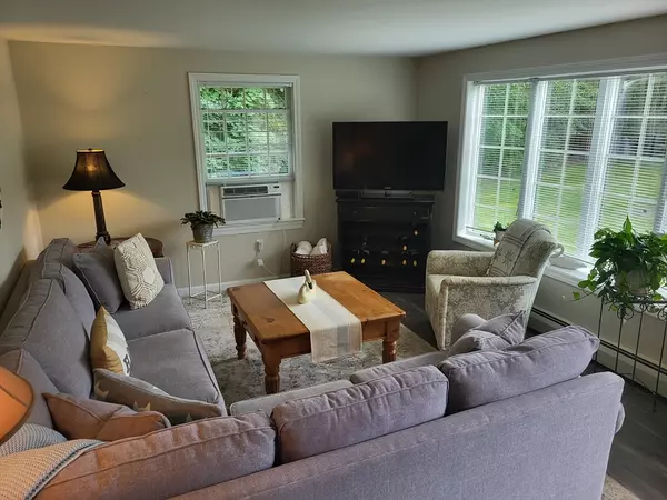 Rockland, MA 02370,9 Pleasant View Park #9