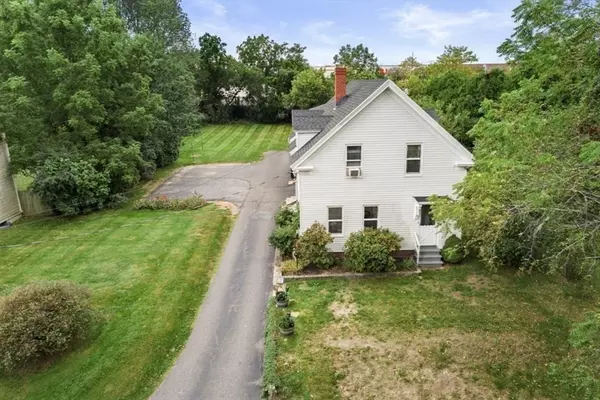 Danvers, MA 01923,26 Clinton Ave #2