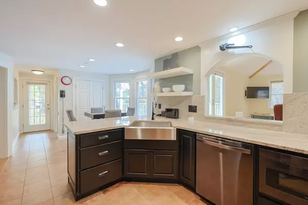 Wrentham, MA 02093,65 Pond St.