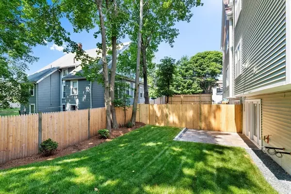 Stoneham, MA 02180,17A 17 B Emerson