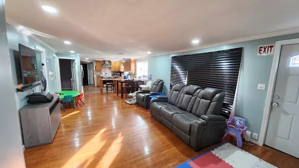 Methuen, MA 01844,24 Court St