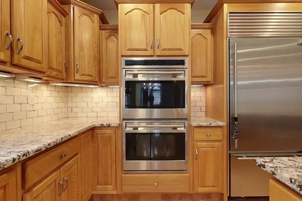 Dunstable, MA 01827,452 River St