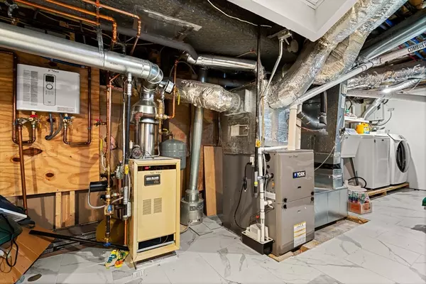 Andover, MA 01810,20 Walnut Ave