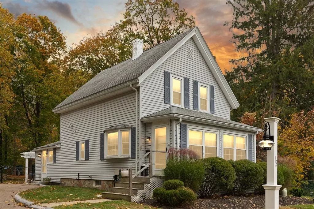 Easton, MA 02356,12 Holmes St