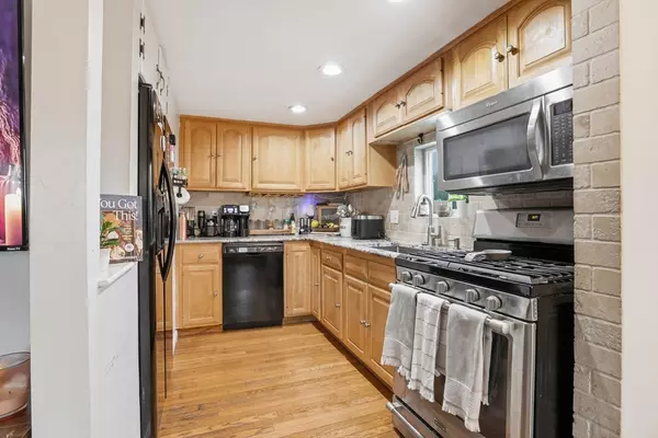 Methuen, MA 01844,16 Farley St