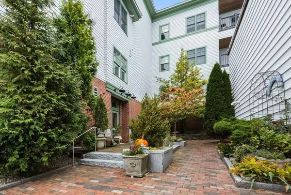 Scituate, MA 02066,91 Front St #106