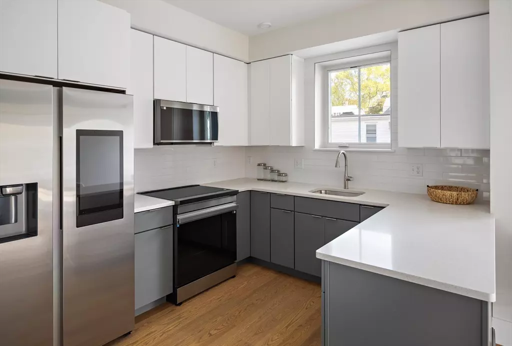 Medford, MA 02155,421 High St #205