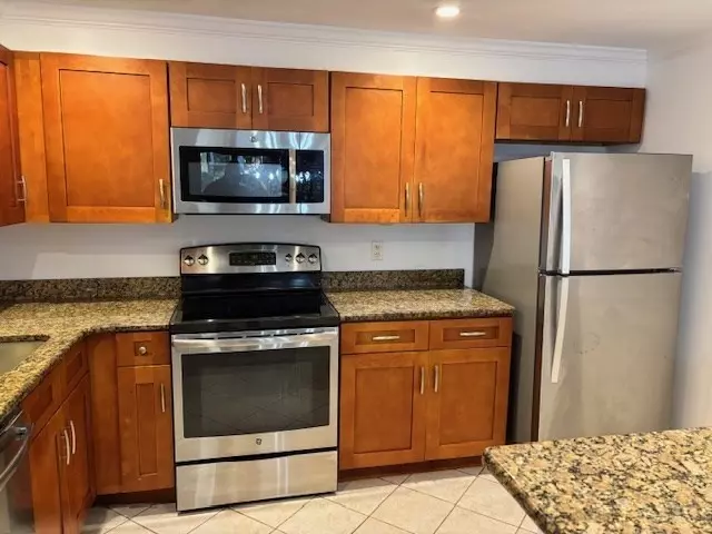 Canton, MA 02021,346 Neponset St #D