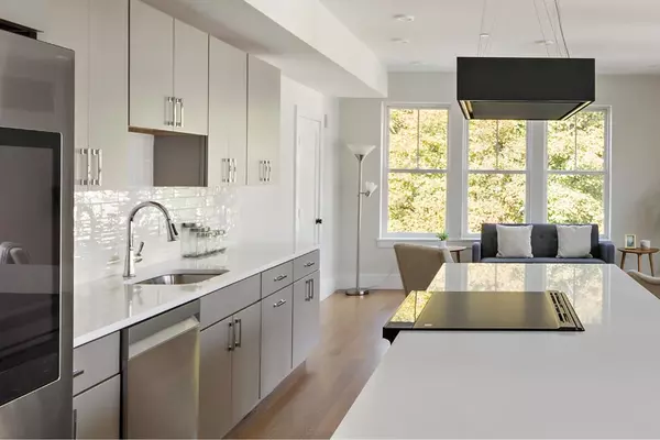 Medford, MA 02155,421 High St #307