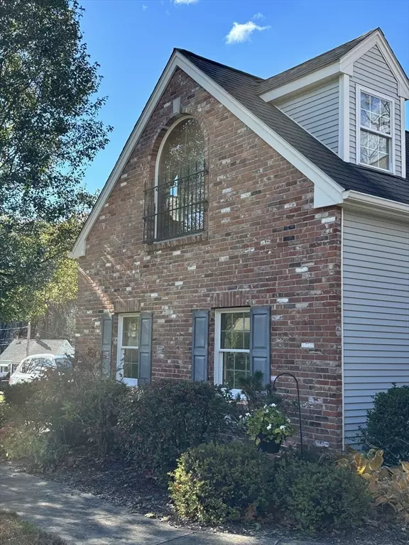 West Springfield, MA 01089,7 Brewster Rd