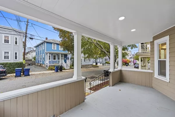 Salem, MA 01970,15 Phelps Street #1