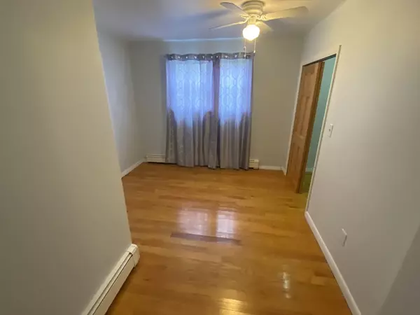 Gloucester, MA 01930,4 Edmonds Way #2